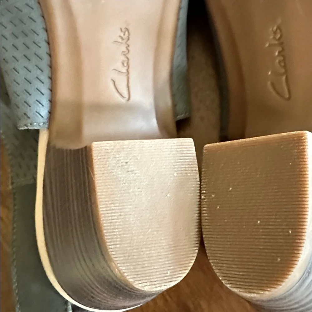 NWT Clarks Open-Toe Sandals - Picture 6 of 9